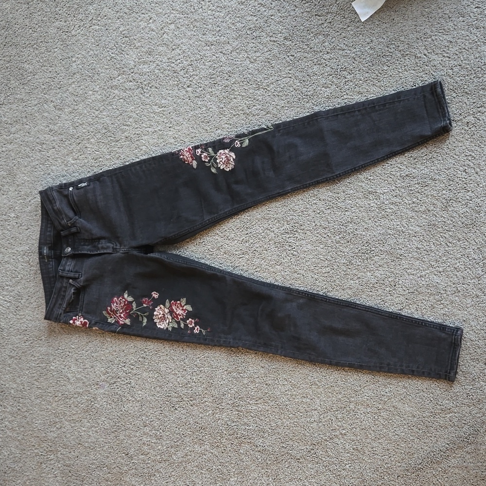 Silver Jeans Co Embroidered Jeans